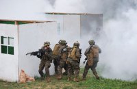 На Яворовском полигоне сгорели палатки с вещами военных