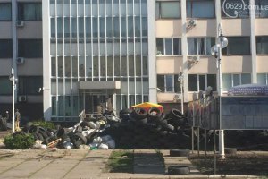 Тарута пообещал убрать все баррикады в Мариуполе до 19 мая