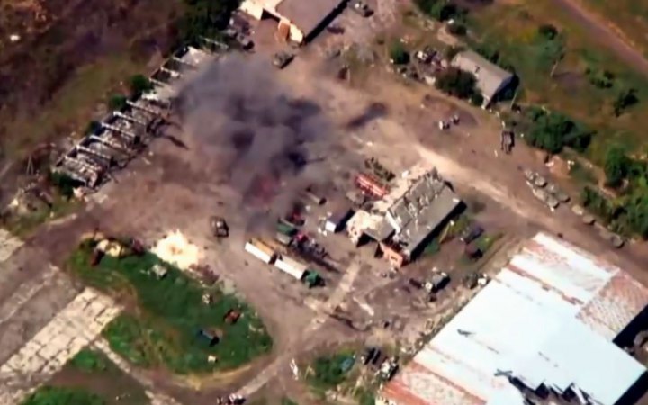 Артилерійські підрозділи ДШВ та Сухопутних військ ЗС України продовжують знищувати військову техніку російських окупантів