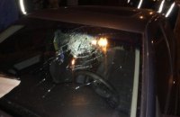 Пьяный военком в Луцке во время задержания разбил головой стекло автомобиля