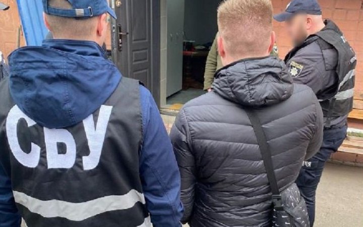 ​Повідомлено про підозру мешканцю Чернігова, який вимагав хабар за службу в добровольчому формуванні