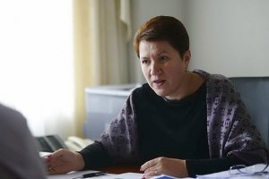 Населенню слідом за доларами запропонують позичити Україні й гривні