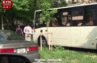 В Киеве уволили водителя маршрутки, который объехал пробку по тротуару 