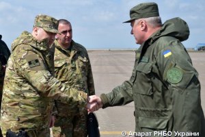 Турчинова раздосадовали темпы строительства "линии Маннергейма" на Донбассе