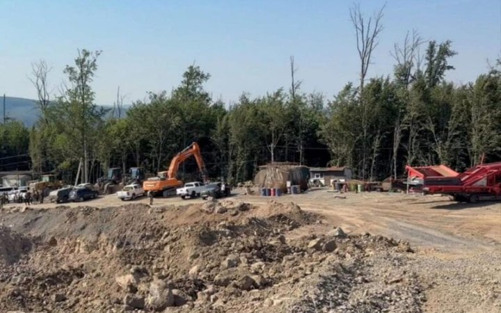 На Закарпатті незаконно добували андезит. Збитки становлять мільярд гривень, серед підозрюваних – обласний депутат