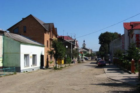 Двое братьев-подростков в Хырове обокрали магазин часов на 500 тысяч грн
