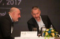 Ложкин посоветовал предпринимателям переходить на международные стандарты ведения бизнеса