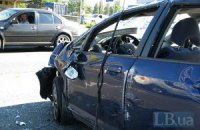 ДТП в Киеве: Honda перевернулась от столкновения с микроавтобусом