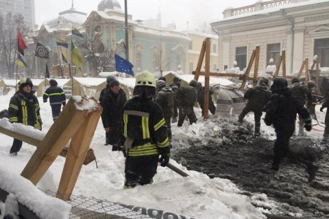 Оппозиция осудила зачистку палаточного городка у Рады