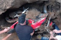 На Житомирщині чоловік украв мотоцикл і закопав його на своєму подвір'ї