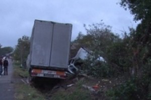 Из-за аварии фуры с химикатами на Львовщине эвакуировали 60 человек 