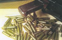 В киевском метро задержали мужчину с револьвером и патронами