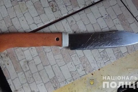 ​В Киеве мужчина ранил ножом арендатора квартиры и сдался полиции