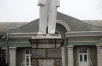 В Бердянске снесли второй за день памятник Ленину