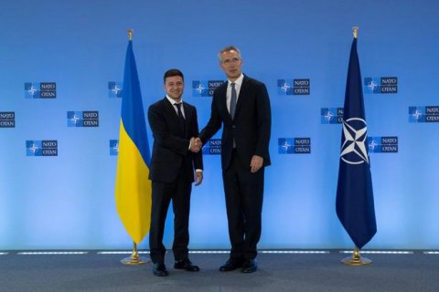Зеленский заявил генсеку НАТО о готовности к переговорам с РФ для достижения мира