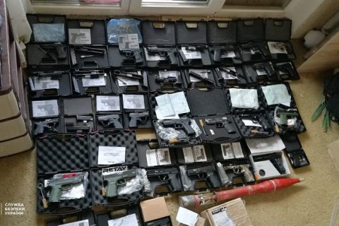 В Кривом Роге разоблачили межрегиональную группировку торговцев оружием из пророссийской организации