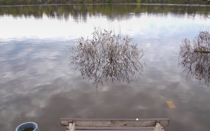 У Києві піднявся рівень води у Дніпрі