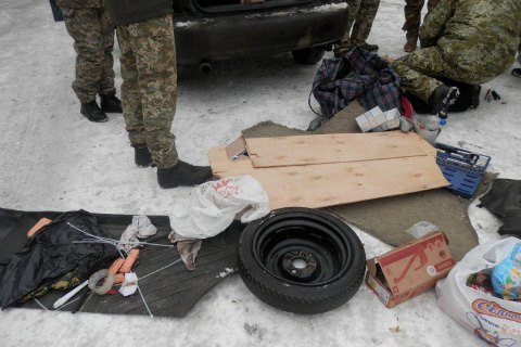 На КПВВ "Майорское" задержали мужчину со взрывчаткой 