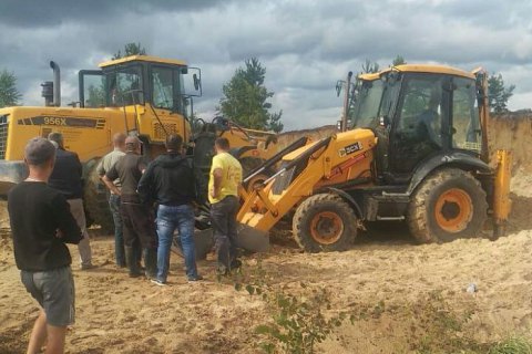 У Рівненській області двох дітей засипало піском у кар'єрі (оновлено)