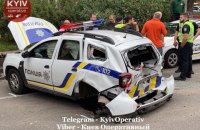 В Киеве женщина-водитель на Audi опрокинула полицейский Renault