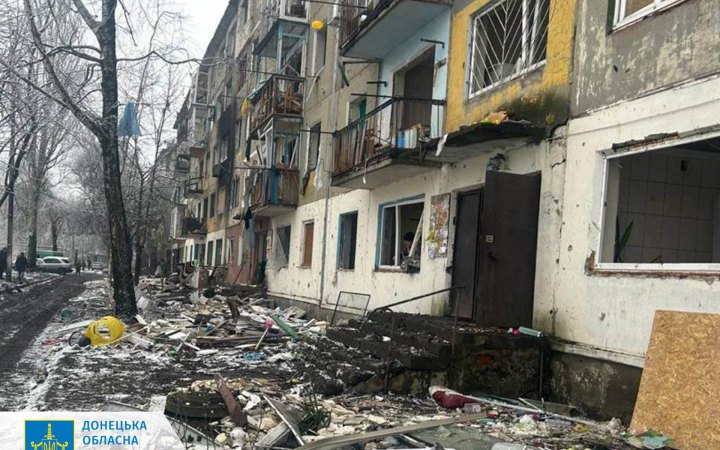 Російська армія уночі атакувала ракетами Мирноград на Донеччині: постраждала дитина