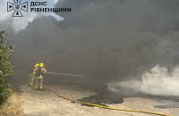 ​На Рівненщині горить підприємство