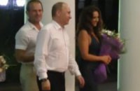 Путин после встречи с Януковичем навестил свою крестницу