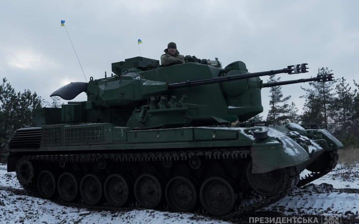 Головне за п’ятницю, 9 лютого: новий очільник Генштабу, авіабомби на Сумщину, відбиті штурми під Бахмутом та Авдіївкою 