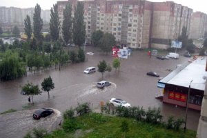 Луцк затопил сильный ливень 