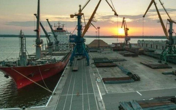 Уночі ворог завдав удару по морському порту "Миколаїв"