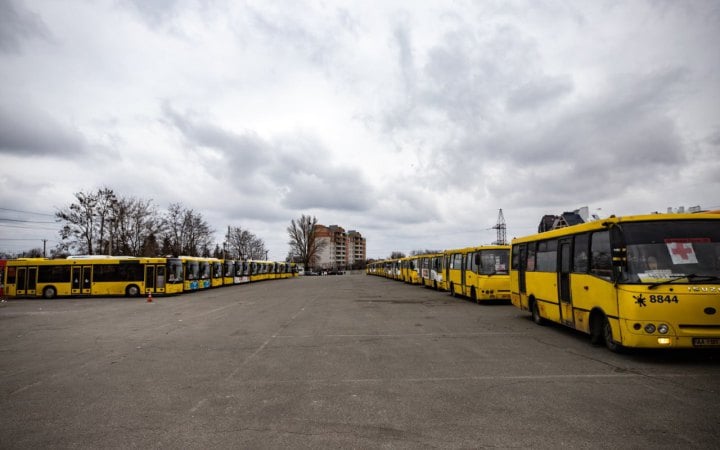 У Києві тимчасово змінили рух транспорту, частина вулиць перекрита (доповнено)