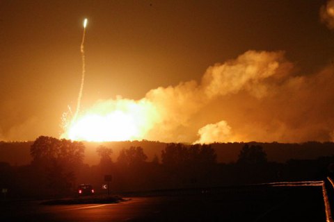 Германия предоставила ГосЧС 100 комплектов средств индивидуальной защиты после пожара на складе боеприпасов