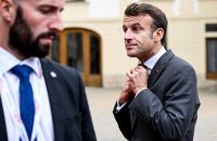 Bloomberg: слова Макрона про можливу відправку військ в Україну розлютили чиновників США