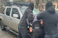 Судитимуть підозрюваних у продажу 50 автомобілів, ввезених під виглядом гуманітарної допомоги