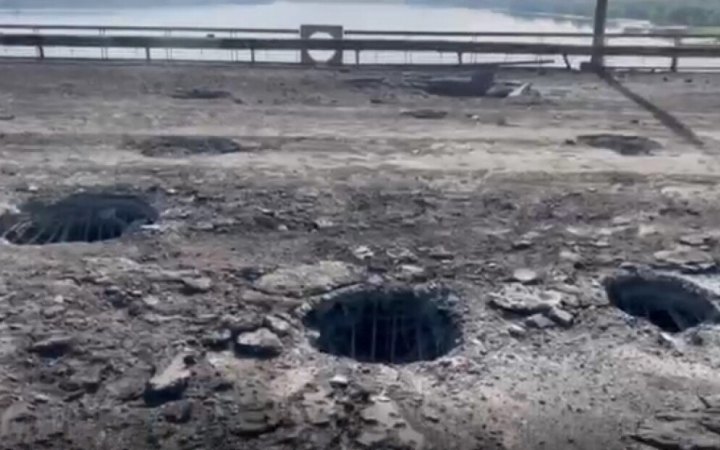 В ОК “Південь” підтвердили суттєве пошкодження Антонівського та Каховського мостів