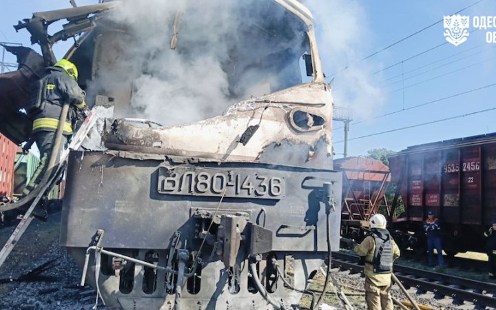 ​Росіяни завдали прицільного удару по локомотиву пасажирського потяга на Одещині і вбили машиніста і помічника (доповнено)