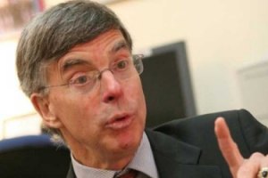 Экс-посол США считает суды над оппозицией "безумием"