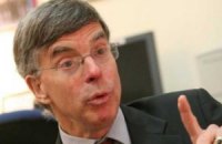 Экс-посол США считает суды над оппозицией "безумием"