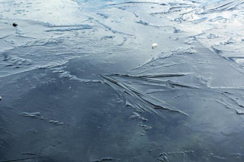 В Харьковской области дети провалились под лед, двое погибли