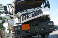 ДТП в Киеве: два грузовика столкнулись по вине пешехода