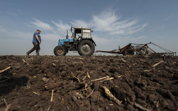 На Харківщині трактор під час польових робіт підірвався на ворожій міні