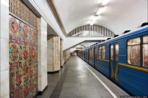 Метро "Крещатик" и "Майдан Независимости" заработали в нормальном режиме