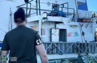 Вантажне судно, яке затримали за співпрацю з російськими окупантами, перебуває в українському порту, — ВМС