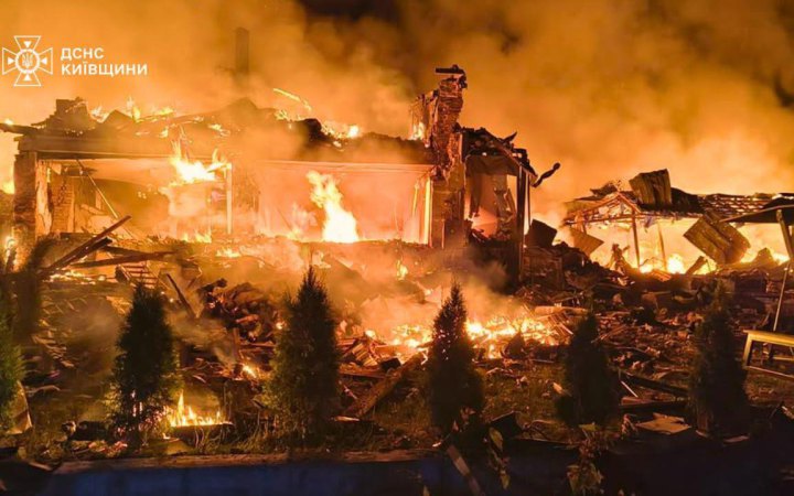 Зеленський: ворог запустив на Київ шість балістичних ракет, в області РФ вбила дитину