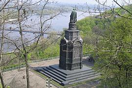 Вместо любимой Голгофы Булгакова на Владимирской горке поставят подделку