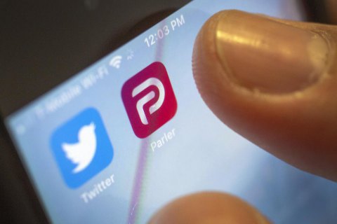 Соцсеть сторонников Трампа Parler перешла на российский хостинг