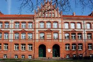 В немецкой школе запретили неуважительные приветствия