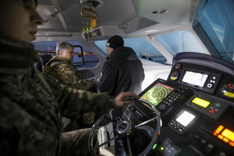 Порошенко испытал катер УМС-1000 в открытом море