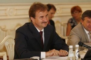 У Попова нет времени на политику