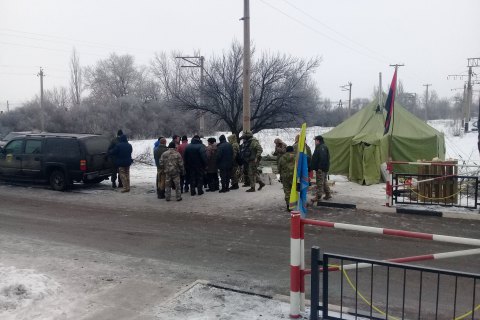 Полиция задержала 37 человек за нападение на "редут" участников блокады на Донбассе